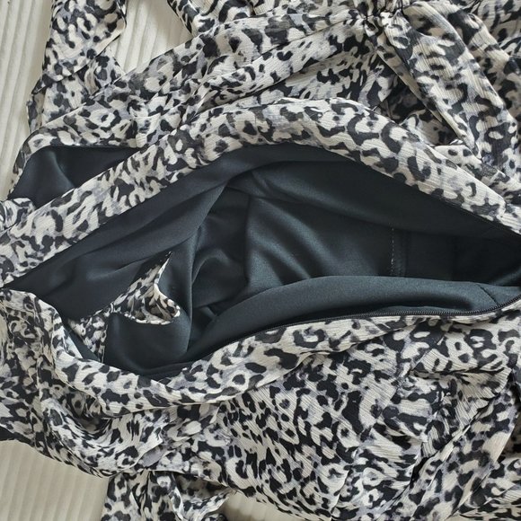 Leslie Fay Flowy Midi Dress Womens Sz 12 Sleeveless Key Hole Animal Print - Picture 6 of 13